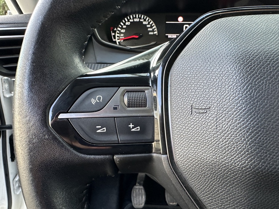 Peugeot 2008 BLUE HDi ACTIVE ΕΛΛΗΝΙΚΗΣ ΑΝΤΙΠΡΟΣΩΠΕΙΑΣ