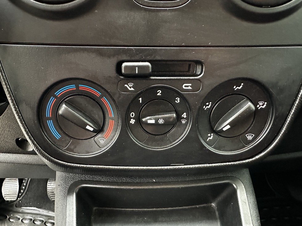 Peugeot Bipper VAN ΕΛΛΗΝΙΚΗΣ ΑΝΤΙΠΡΟΣΩΠΕΙΑΣ