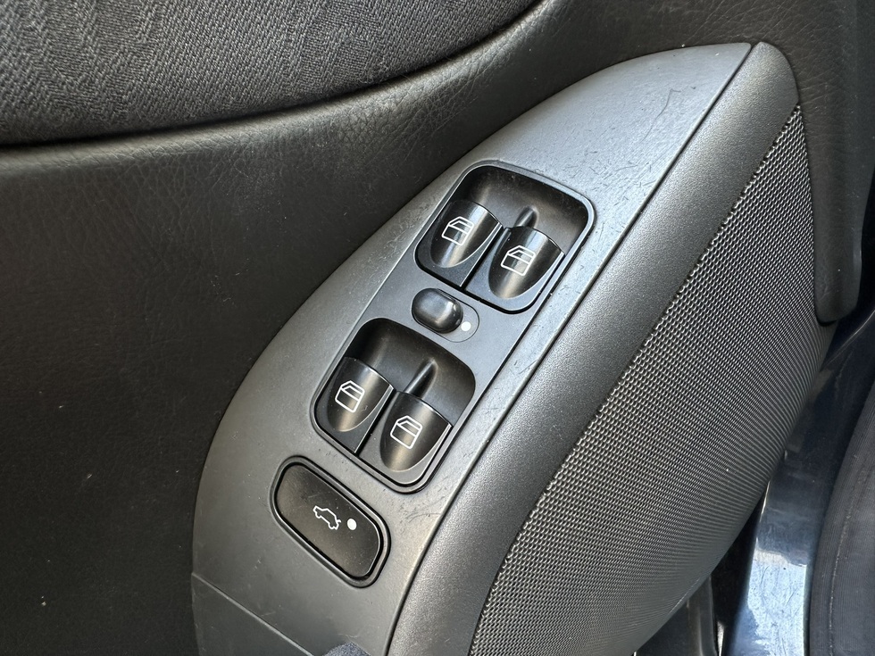 Mercedes-Benz C 180 ΕΛΛΗΝΙΚΗΣ ΑΝΤΙΠΡΟΣΩΠΕΙΑΣ