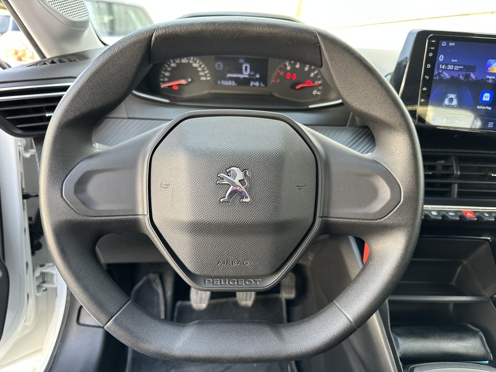 Peugeot 208 Like NAVI ΕΛΛΗΝΙΚΗΣ ΑΝΤΙΠΡΟΣΩΠΕΙΑΣ