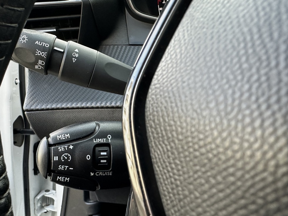 Peugeot 2008 BLUE HDi ACTIVE ΕΛΛΗΝΙΚΗΣ ΑΝΤΙΠΡΟΣΩΠΕΙΑΣ