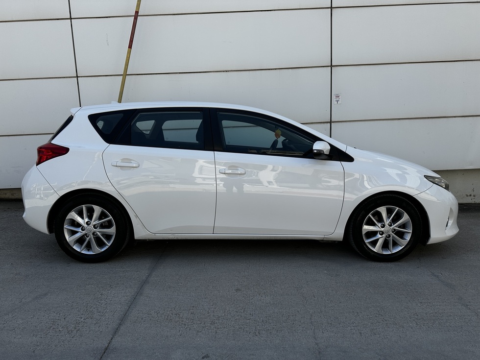Toyota Auris ΕΛΛΗΝΙΚΗΣ ΑΝΤΙΠΡΟΣΩΠΕΙΑΣ