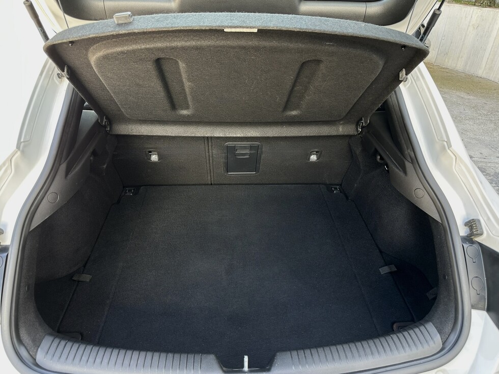 Hyundai i30 FASTBACK ΕΛΛΗΝΙΚΗΣ ΑΝΤΙΠΡΟΣΩΠΕΙΑΣ