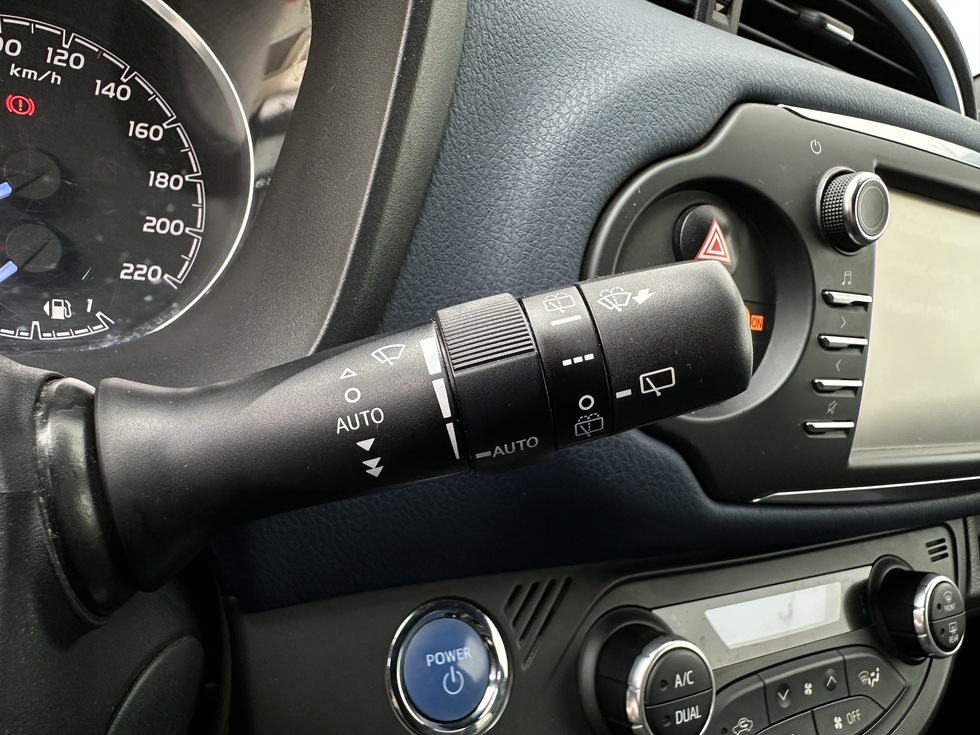 Toyota Yaris  Bi-Tone Δίχρωμο ΕΛΛΗΝΙΚΗΣ ΑΝΤΙΠΡΟΣΩΠΕΙΑΣ