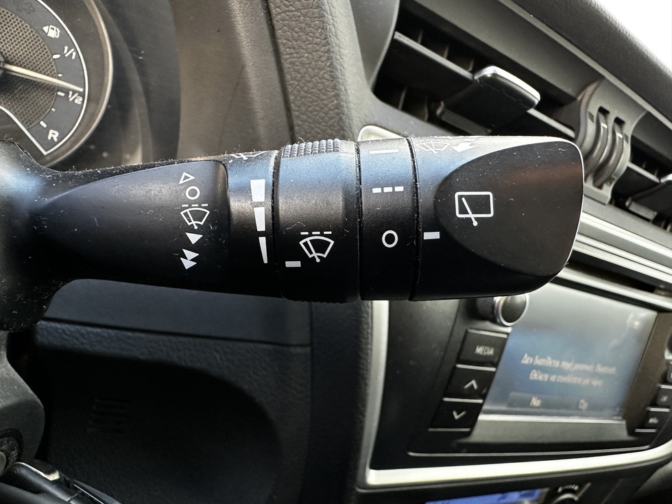 Toyota Auris ΕΛΛΗΝΙΚΗΣ ΑΝΤΙΠΡΟΣΩΠΕΙΑΣ