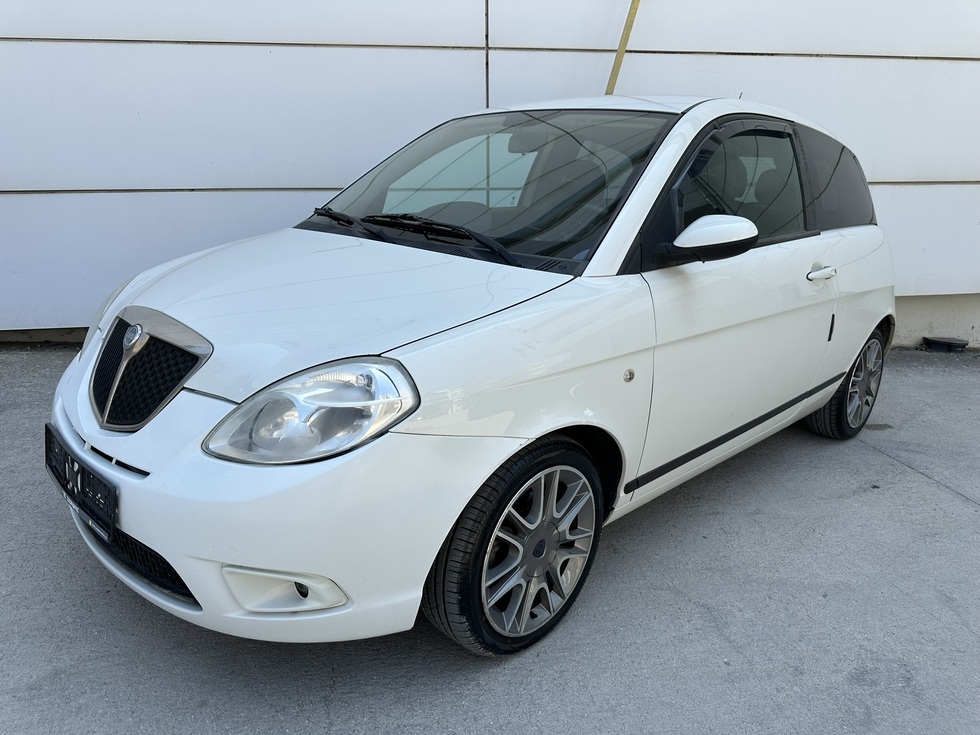 Lancia Ypsilon ΑΥΤΟΜΑΤΟ Α' ΧΕΡΙ ΕΛΛΗΝΙΚΗΣ ΑΝΤΙΠΡΟΣΩΠΕΙΑΣ
