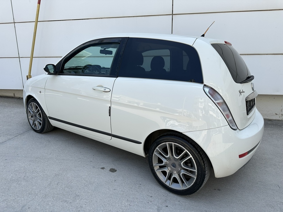 Lancia Ypsilon ΑΥΤΟΜΑΤΟ Α' ΧΕΡΙ ΕΛΛΗΝΙΚΗΣ ΑΝΤΙΠΡΟΣΩΠΕΙΑΣ