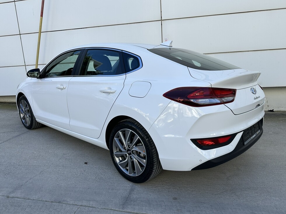 Hyundai i30 FASTBACK ΕΛΛΗΝΙΚΗΣ ΑΝΤΙΠΡΟΣΩΠΕΙΑΣ