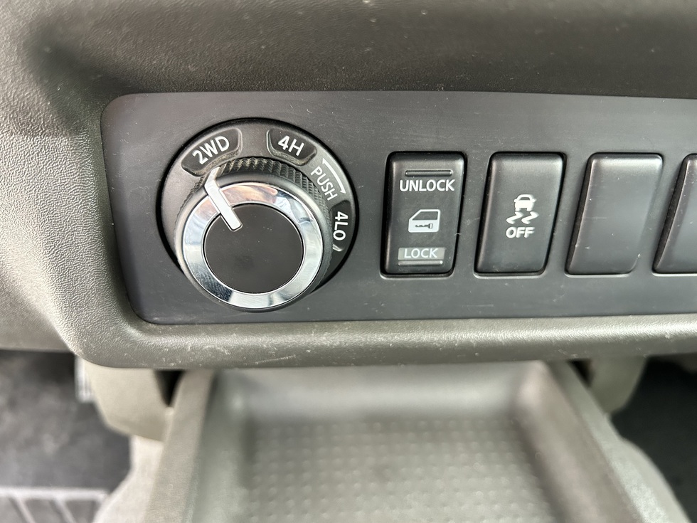 Nissan Navara D40 ΑΔΕΙΑ ΚΛΕΙΣΤΟΥ ΕΛΛΗΝΙΚΗΣ ΑΝΤΙΠΡΟΣΩΠΕΙΑΣ