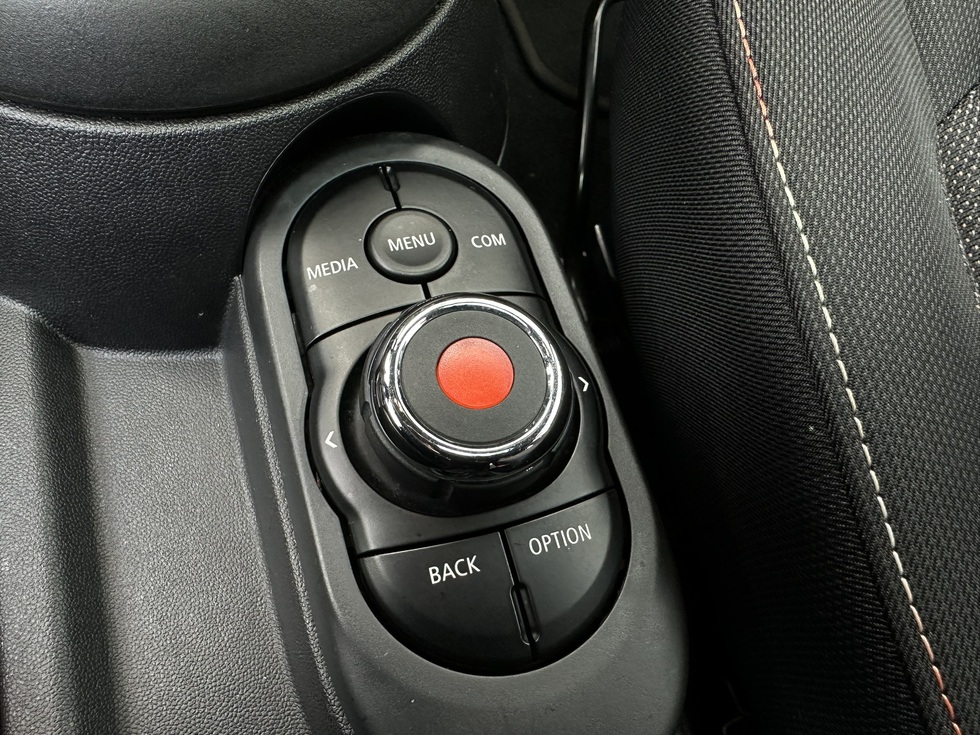 Mini Cooper ΕΛΛΗΝΙΚΗΣ ΑΝΤΙΠΡΟΣΩΠΕΙΑΣ