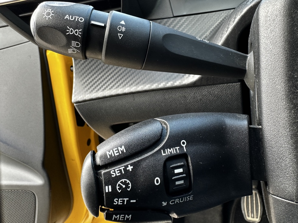 Peugeot 208 Like ΝAVI & CAMERA ΕΛΛΗΝΙΚΗΣ ΑΝΤΙΠΡΟΣΩΠΕΙΑΣ