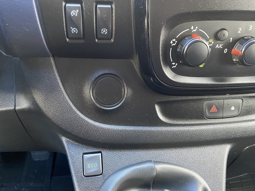 Opel Vivaro 9ΘΕΣΙΟ ΕΛΛΗΝΙΚΗΣ ΑΝΤΙΠΡΟΣΩΠΕΙΑΣ